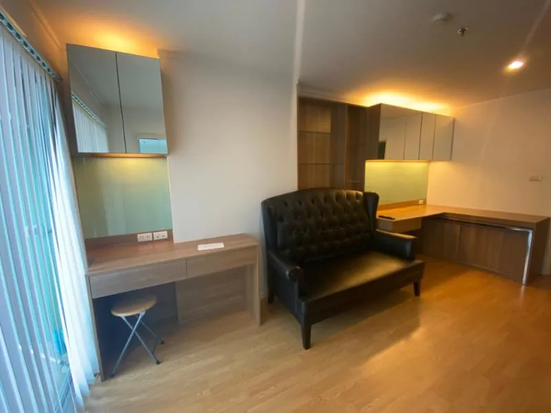 Condo for rent, Lumpini Place Srinakarin-Huamark Station, very beautiful room, full furniture, beautiful view, urgent room like this.