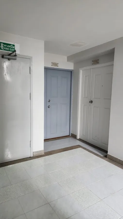 For rent: Waterford Sukhumvit 50, room ready to move in. Fully furnished Good electrical appliances, don't miss out.