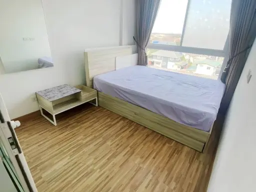 For rent: The Iris Bang Yai, 6th floor, swimming pool view, partitioned room, comes with complete decorations. If interested, reserve now quickly.