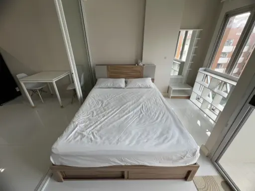 Family Park Ladprao 48, a beautifully decorated room with a striking theme, comes with complete furniture and amenities. Reserve now!