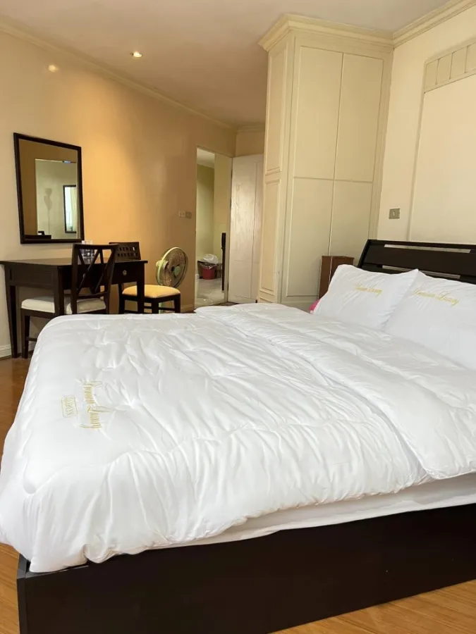 For rent, Wittayu Complex, 2 bedrooms, 16th floor, spacious room, comfortable, fully furnished, ready to move in, hurry and book now, don't miss out.
