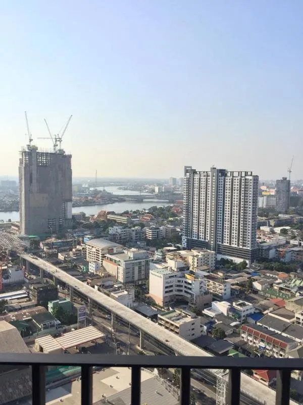 ให้เช่า The Tree Interchange เดินทางเข้าออกเมืองได้หลากหลายเส้นทางและหลายรูปแบบ แบบนี้รีบเลยด่วนๆๆ