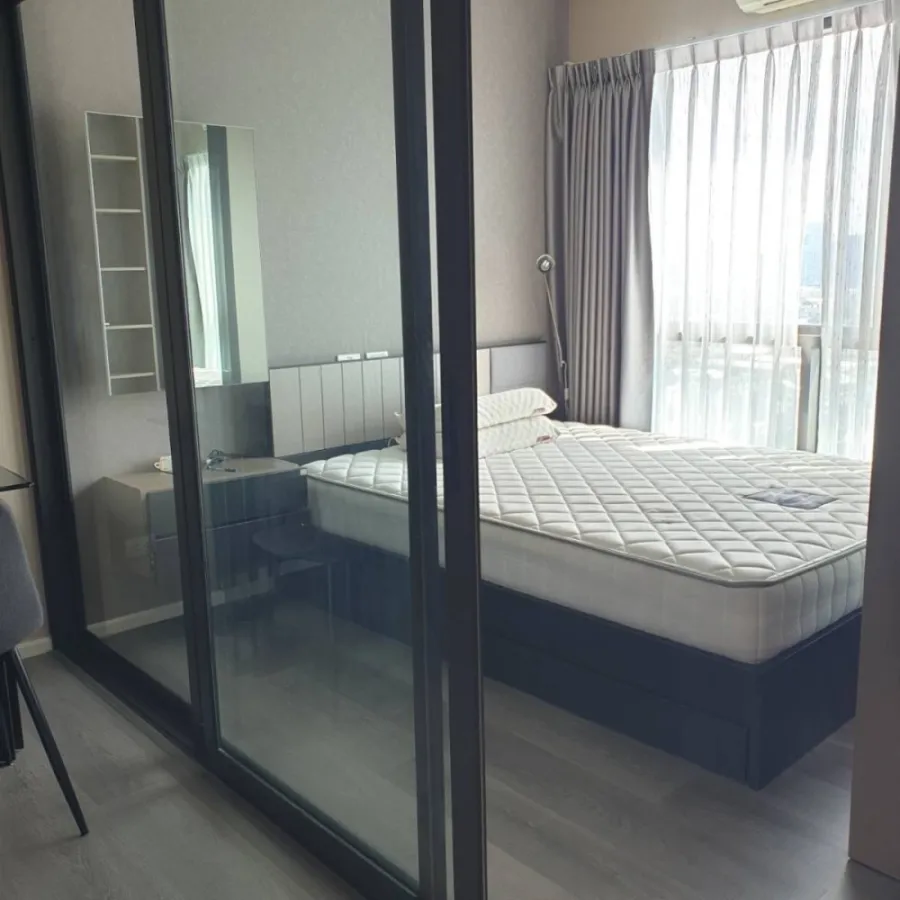 The Stage Taopoon Interchange Every convenience will surround you, a comfortable condo near the BTS.