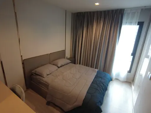 For rent: Life Asoke-Rama 9, 10th floor, garden view, fully furnished, ready to move in. Book now!