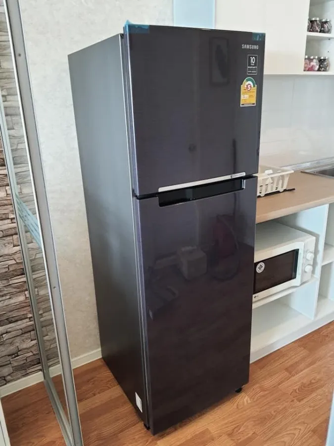 For rent Lumpini Ville Phatthanakan-Srinakarin. The city view is very beautiful. The room is nice and has wallpaper throughout the room. Don't miss it