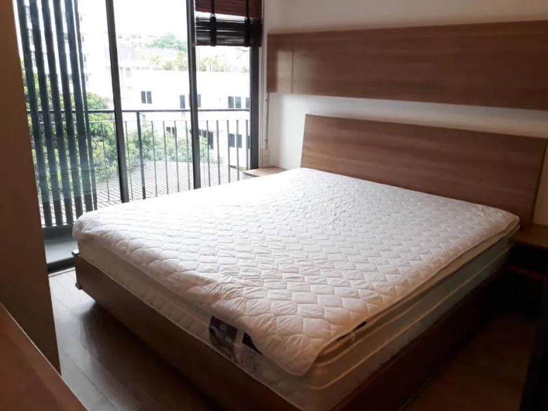 Condo for rent / sale, Trapezo Sukhumvit 16, beautiful room, fully furnished Central well Ready to own