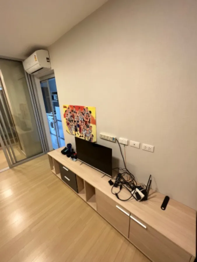 For sale: Plum Condo Rangsit Alive Phase 1, 2nd floor, Building A, free furniture and appliances in the entire room. Book now.