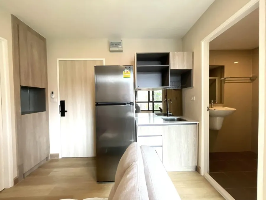 For rent: The Independent Condo Amata, natural view, clean room, very comfortable, fully furnished, don't miss it.