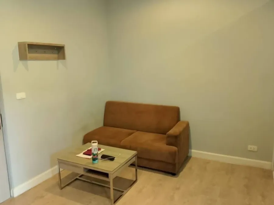 Zelle Salaya condo for rent. Ready to move in, fully furnished, affordable price. Book now!