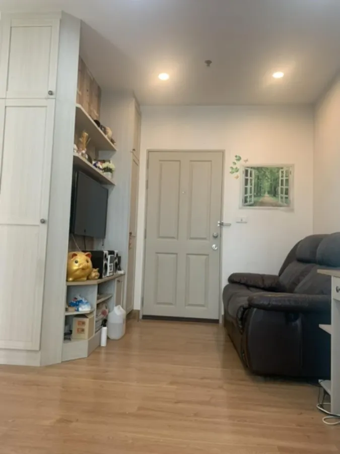 For sale: Chapter One Modern Dutch, 9th floor, river view, fully furnished, nice to live in, reserve now, don't miss out.
