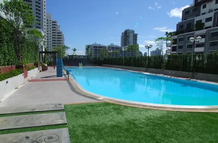 For rent City Resort Sukhumvit 49, spacious and quiet with beautiful view on the 20th floor, hurry and book now.