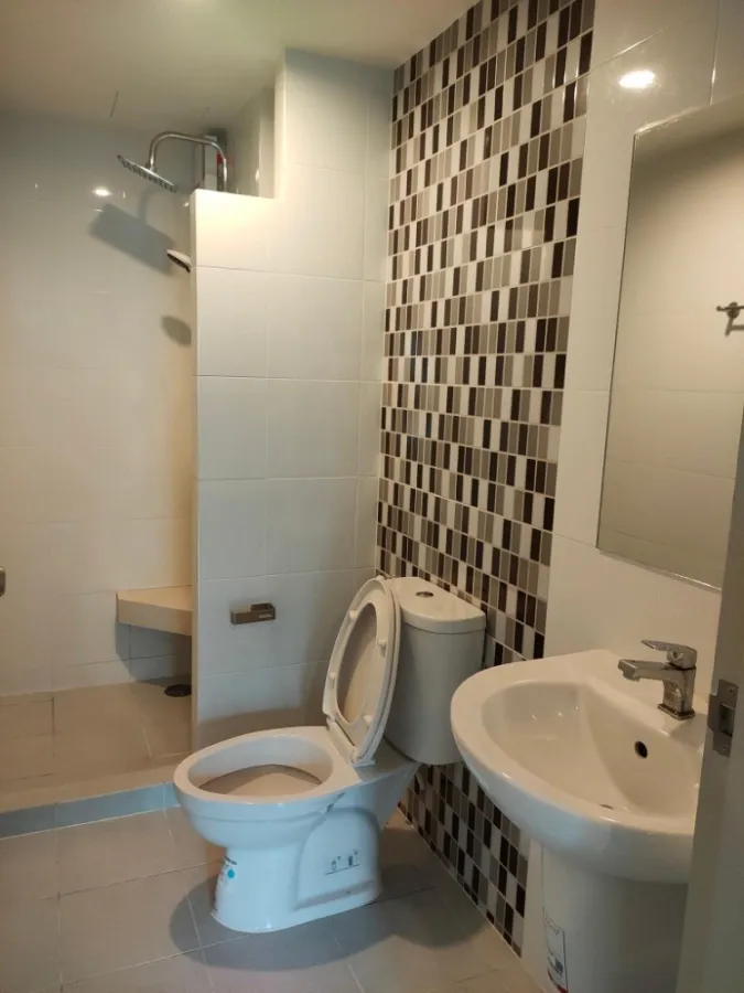 Condo for rent, The Kith Plus Sukhumvit 113, beautiful room, pool view project Fully furnished and electrical appliances