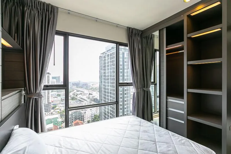 Wow!! Urgent sale, Rhythm Asoke condo, this room is a must, decorated luxuriously, living like a rich kid, if you don't book, you'll regret it.