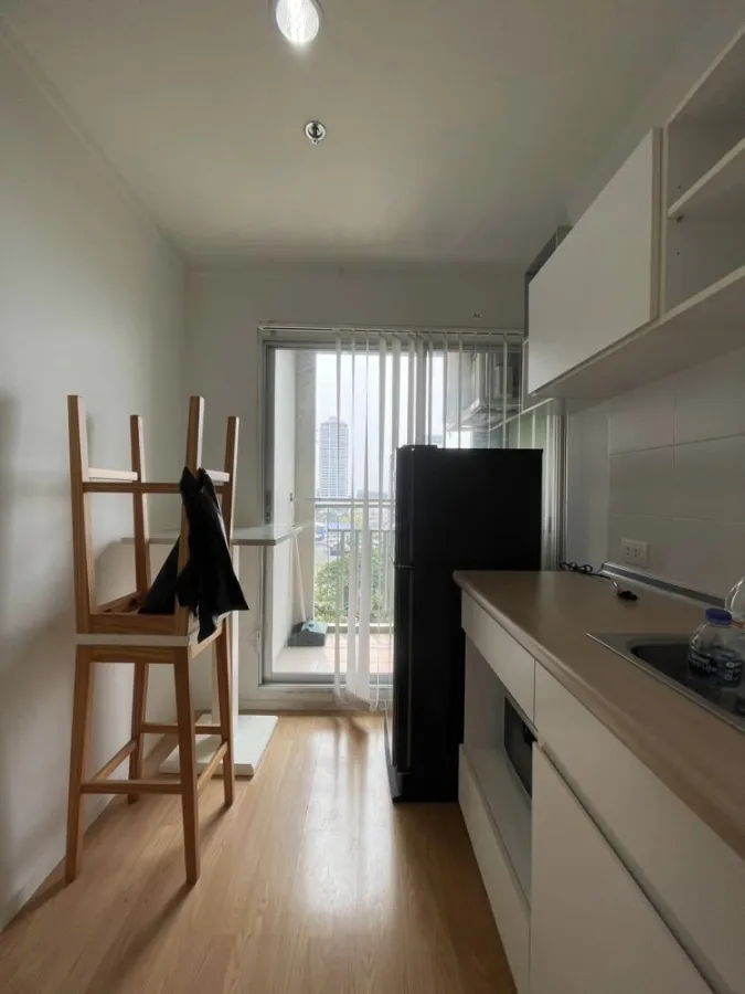 For sale, for rent, Lumpini Place Condo, Srinakarin-Hua Mak Station, 8th floor, corner room, very private, interested, hurry and book now.