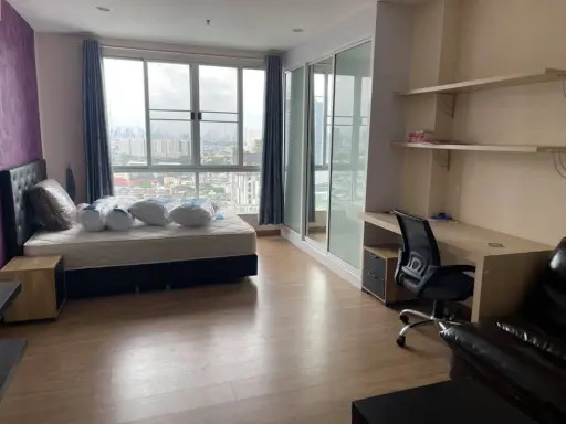 Selling The Tree Bang Pho Station, 29th floor, Chao Phraya River view, beautiful room, new, plus a very good price. Book now.