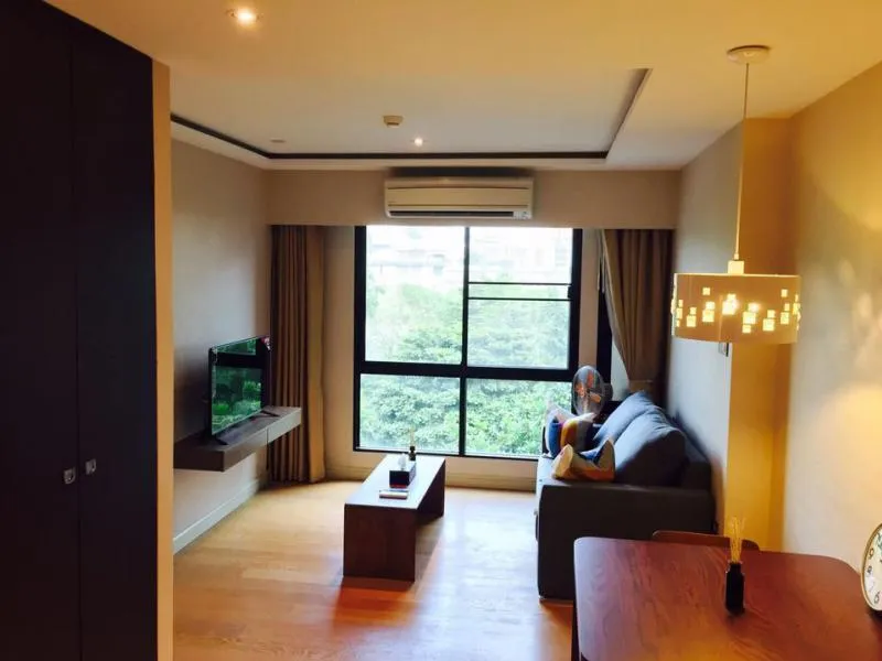 Condo for rent, Tidy Deluxe Sukhumvit 34, beautiful room, beautiful view, fully furnished, prime location, next to BTS Thonglor Do not miss this price.