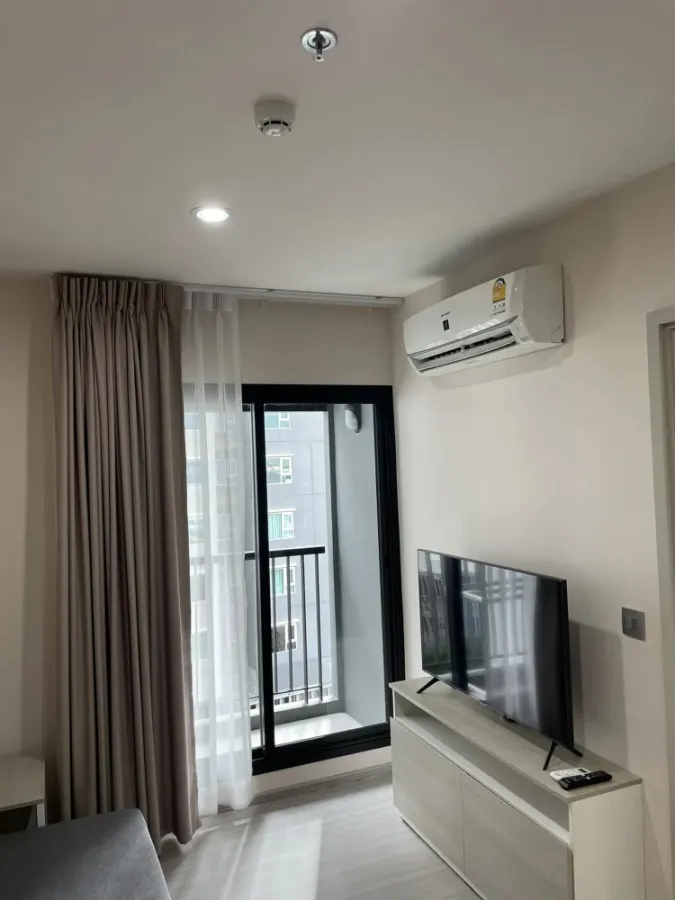 ให้เช่า Aspire Erawan Prime 1 ห้องนอน 1 ห้องน้ำ ชั้น 8 วิวสระว่ายน้ำ ตกแต่งครบเซต รีบจองเลย