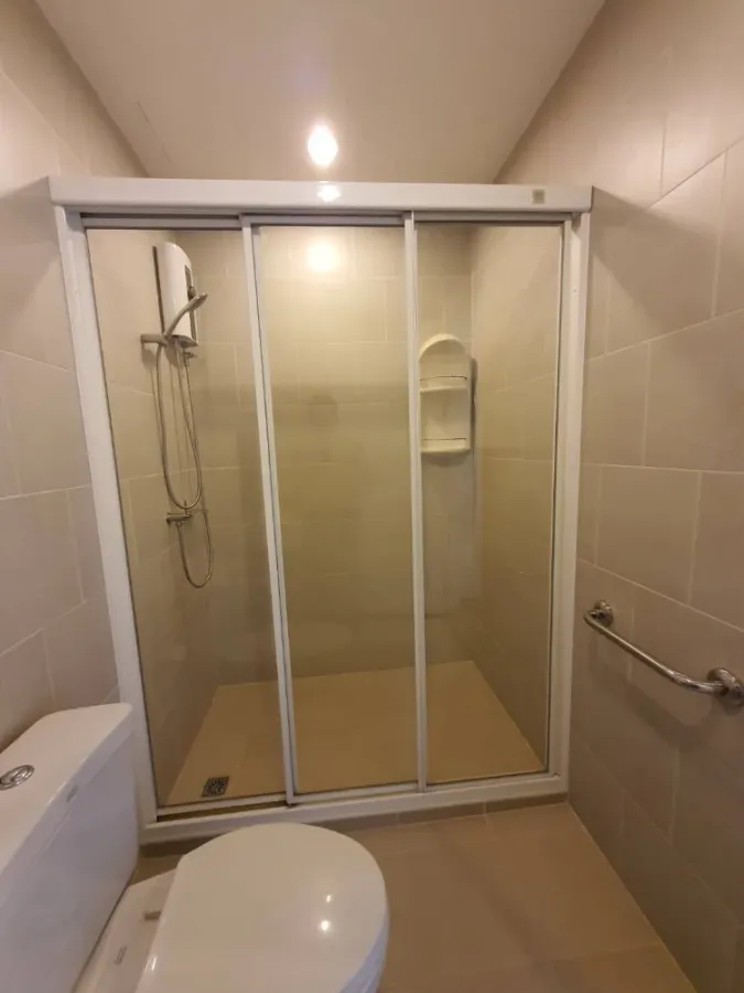 For sale: The Base Chaengwattana, ready to move in, spacious and comfortable, book now before you miss out!!