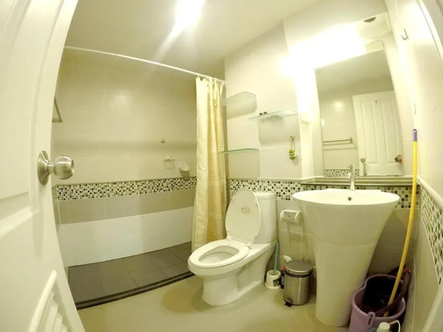 For rent: The Waterford Sukhumvit 50, spacious room, full Buit-In furniture, don't miss it, hurry up.