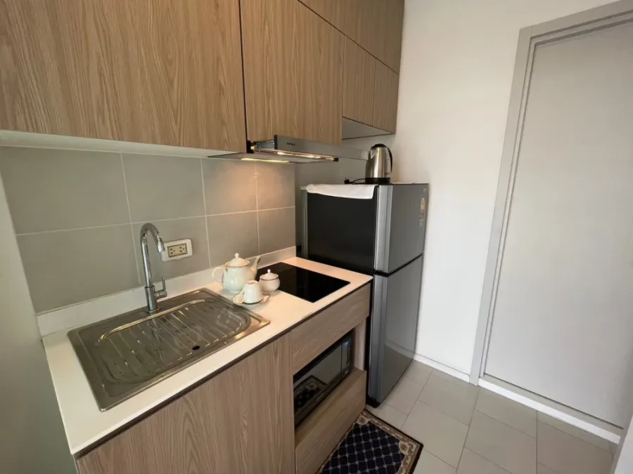 Urgent sale!! Condo De Lapis Charan 81, 21st floor, beautiful room, fully furnished, ready to move in. Reserve now!!