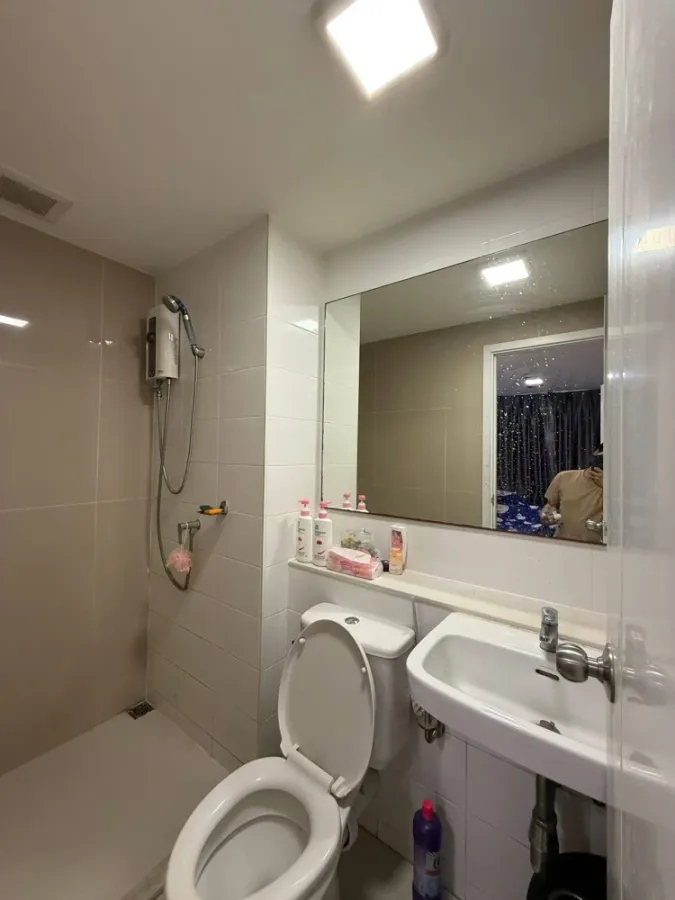 Selling Plum Condo Mix Chaengwattana, 1 bedroom, 1 bathroom, 8th floor. Great location, convenient transportation. Book now!