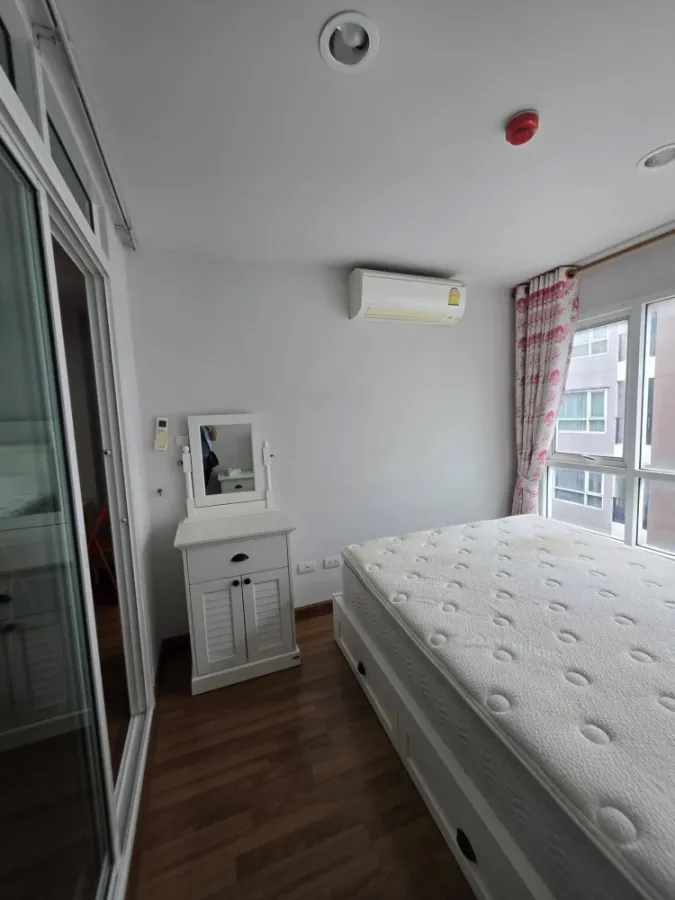For rent: Regent Orchid Talat Phlu, vintage-style bedroom with a very comfortable bed, and stunning pool views. Book now!