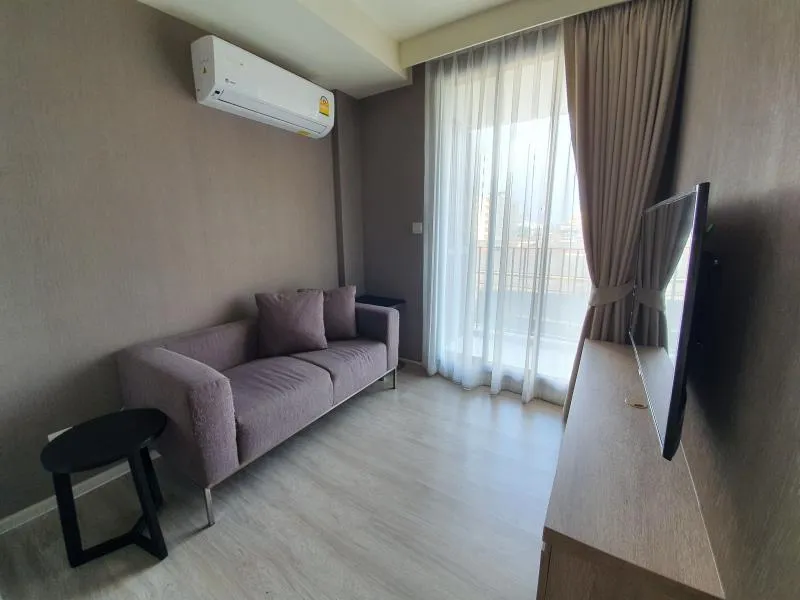For rent Maestro 03 Ratchada-Rama 9, 4th floor, beautiful room, is a quite private room!! hurry up