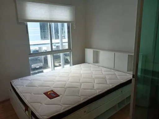 Plum Condo Mix Chaengwattana for sale. Low-rise condo, unit on the 2nd floor. Great location, convenient access to food. Book now! images