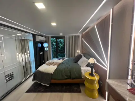 Selling down payment Life Phahon- ladprao, 37th floor, high view, comes with a great price. You must not miss it.