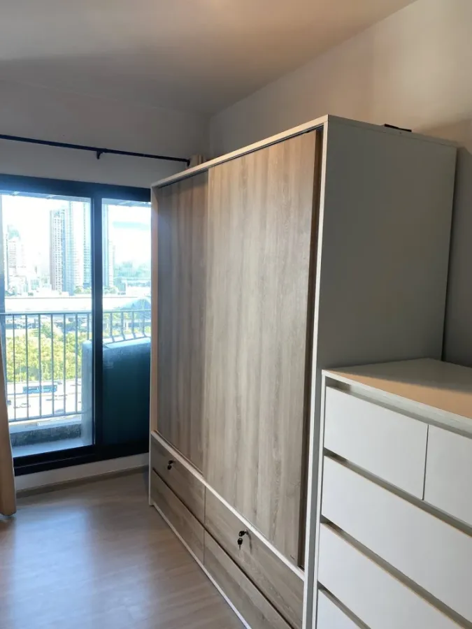 For rent: Life Asoke - Rama9. Ready to move in, fully furnished with appliances. Amazing price! Book now, don't miss out!