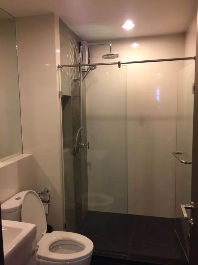 Condo for sale, Rhythm Sathorn-Narathiwas, modern style decorated room, very nice, can't miss it, book now