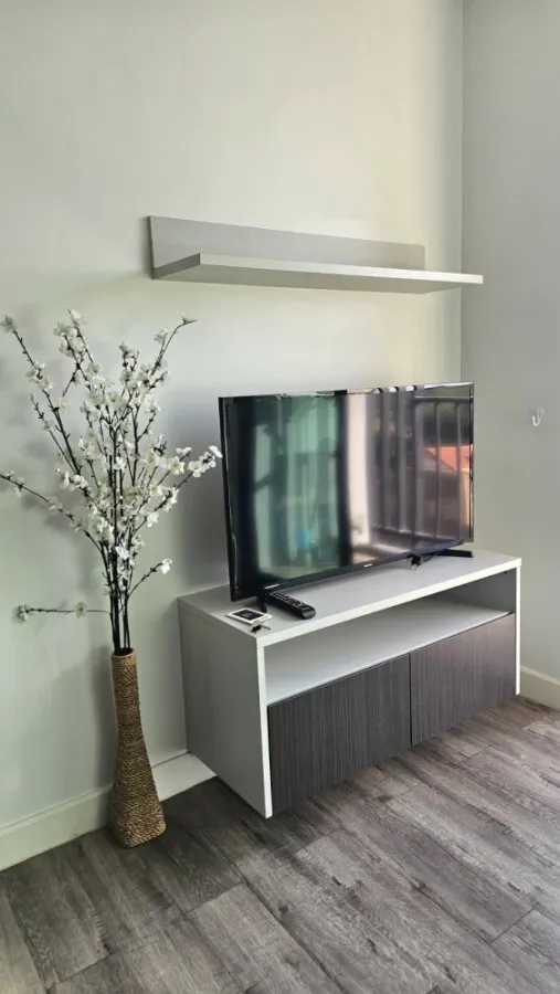 For rent G condo Sriracha, spacious room, lots of usable space, good price, hurry up and book now, don't wait.