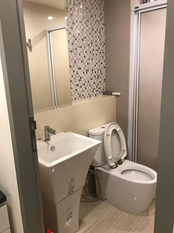 Wow!!** Condo Life Ratchada for rent ** Luxury condo in the heart of the city, convenient transportation, affordable price Hurry up and arrange it quickly!!!