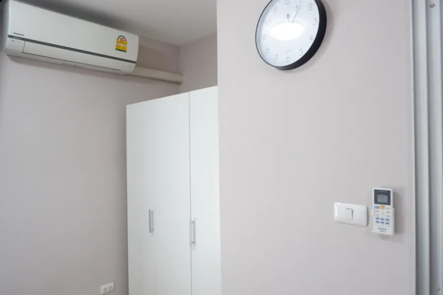 Sale Plum Condo Chaengwattana, nice decoration. Sold with cork furniture The view behind the room is open and comfortable. Hurry up!!
