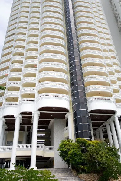 Sky Beach 2-bedroom condo for sale. Spacious living area, great location, fully furnished and equipped with amenities. Book now!