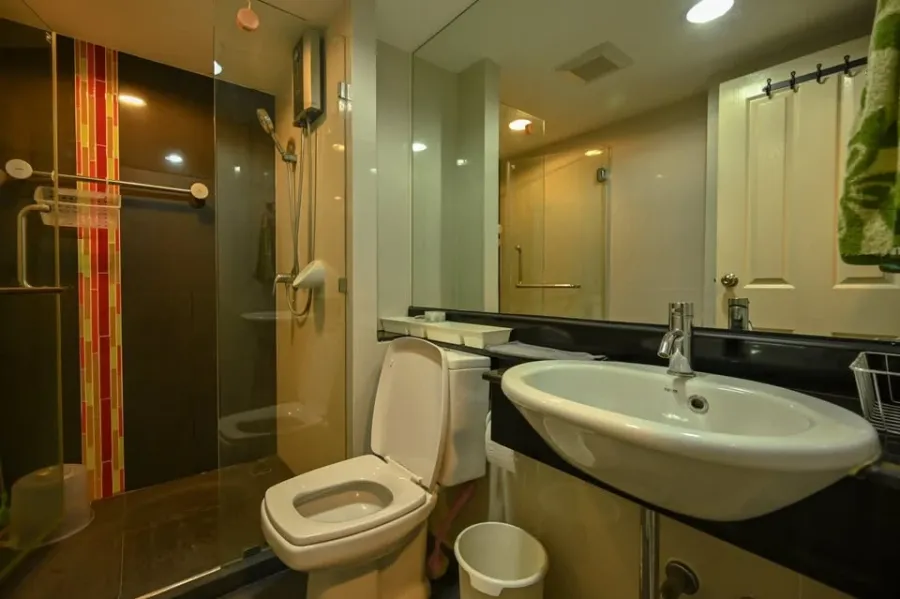For sale: Chateau In Town Ratchada 20-2 Studio room, 4th floor, includes furniture, ready to move in immediately!!