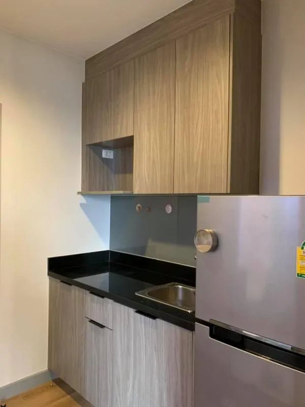 For rent Chapter One Midtown Ladprao24 has everything in it, near the train station, near the shopping center. Urgent today!!