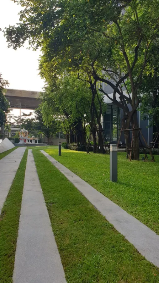 Condo for sale, Ideo Mobi Sukhumvit Eastgate, 28th floor, beautiful river view, ready to move in, convenient to travel, don't wait!!