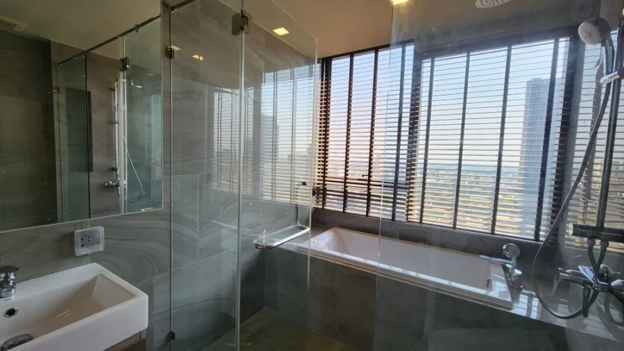 For rent, Ideo Q Sukhumvit 36, 19th floor, Chao Phraya River view, beautiful room, inviting, I can say that it's the best, book now.