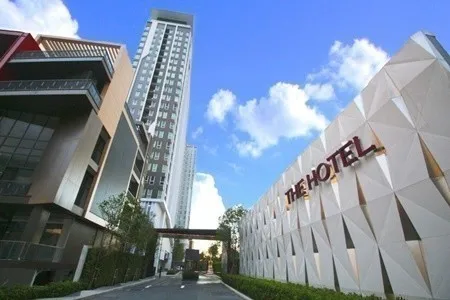 For rent, The Hotel Serviced Condo, simple decorated room Installed wallpaper in the whole room, nice, high view, fully furnished