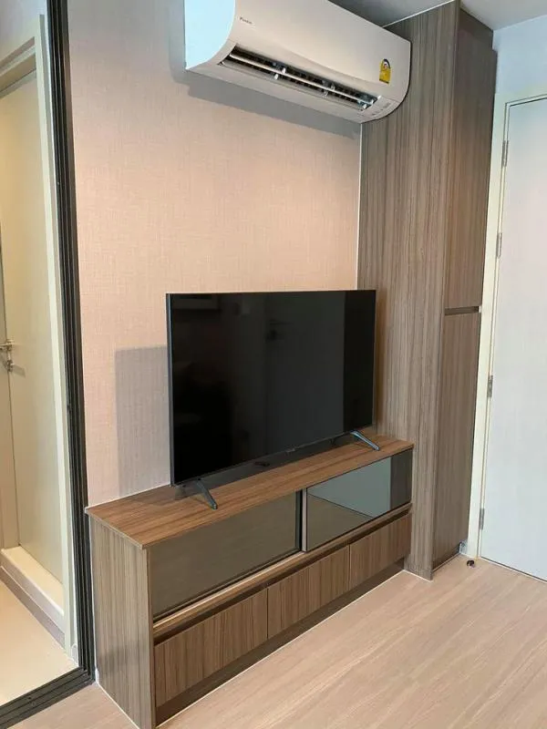 Ready to move in condo Decorated in modern style, luxurious, perfectly arranged. Life Ladprao for rent, swimming pool, great view!!
