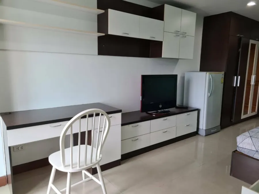For rent!! Condo Regent Home 5 Ratchada 19, 7th floor, Building A, beautiful room, fully furnished, ready to move in immediately, don't miss it!!