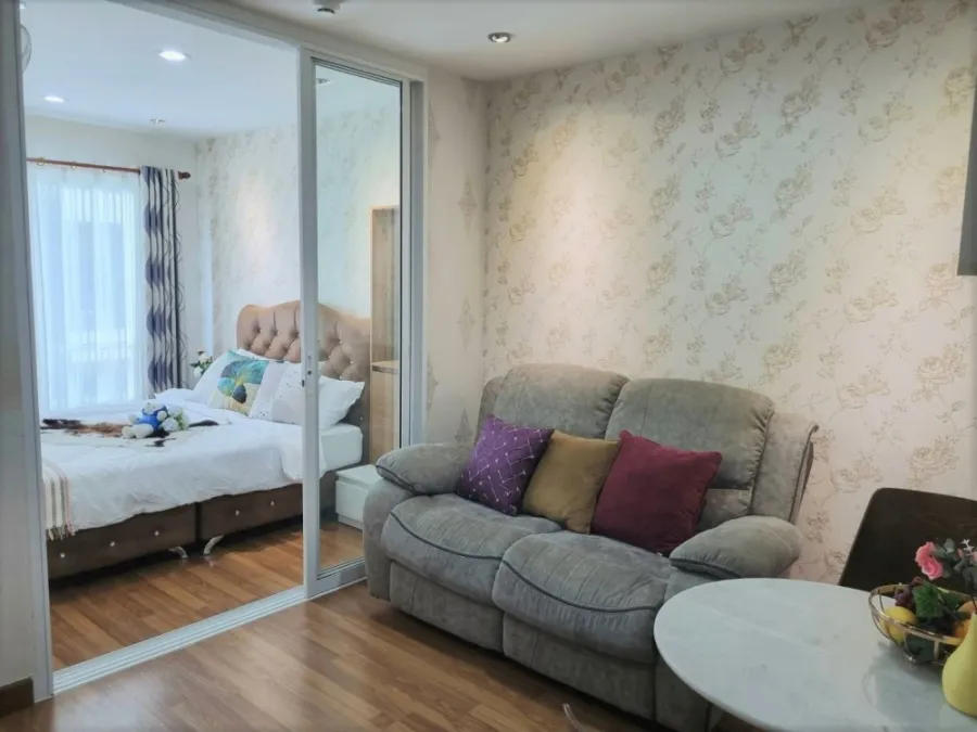 For Rent Regent Home Sukhumvit 81, beautifully decorated room with good wallpaper, cheap price, book now.