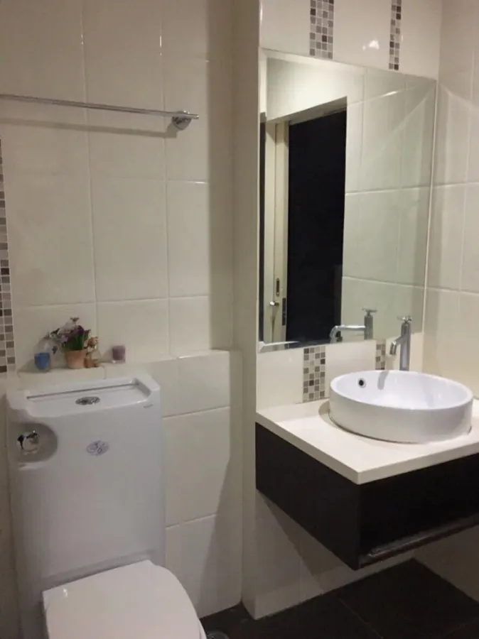 Condo for rent Wish @ samyan, 15th floor, good view, cool breeze, fully furnished, but you can live in it. Don't miss it.