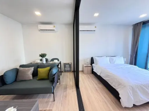 For rent: XT Phayathai, 30th floor, spacious room, extremely comfortable, comes with a large bed, comfortable sleep, don't miss it. images
