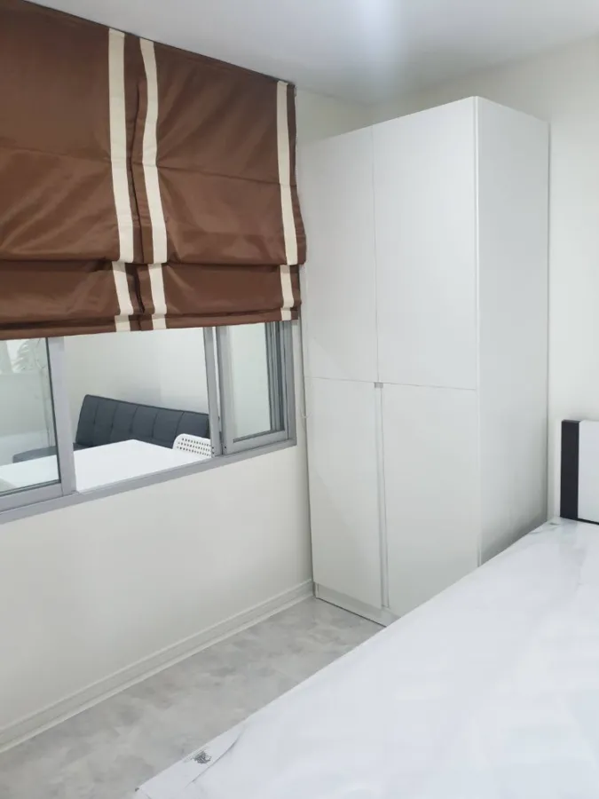 For rent, Lumpini Town, Bodindecha-Ramkhamhaeng, 2nd floor, newly decorated room, granite floor All new furniture, book now.