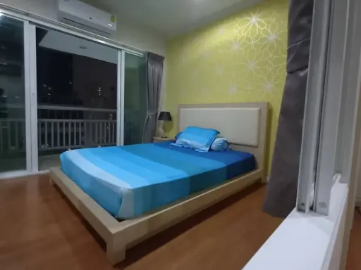 For rent: Grand Park View Asoke, high floor, separated room. Install wallpaper throughout the room. Can't reserve anymore. images