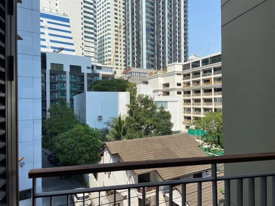 ให้เช่า มิราจ สุขุมวิท 27 ห้องกว้างพื้นที่ใช้สอยเยอะ โซฟาขนาดใหญ่น่านั่งสุดๆ จองเลย ด่วนๆจ้า
