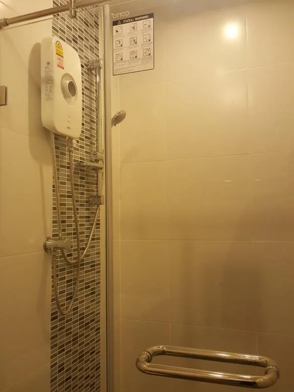 Woww Condo for rent, Metro Sky Prachachuen, 1 bedroom, 9th floor, amazing pool view. Affordable price. Urgent rent.