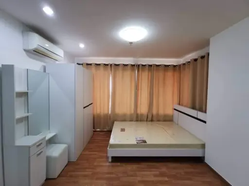For sale: Bangkok Horizon Phetkasem. Brand new condition, 100%. Very clean and comfortable unit. Ready to move in!